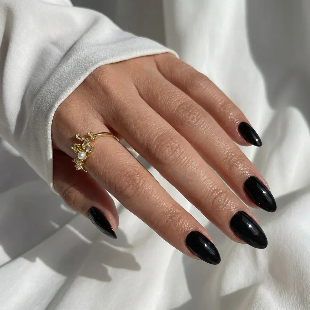 hf_20260331_040348_7cbb0b8d-3fd3-48a2-be6e-bd18b5c61067 - Nail Pop Studio