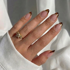 hf_20260331_044006_00e3290c-cf36-43c2-b629-f05b043208c2 - Nail Pop Studio