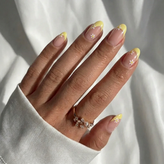Daisy Dreams - Short Almond